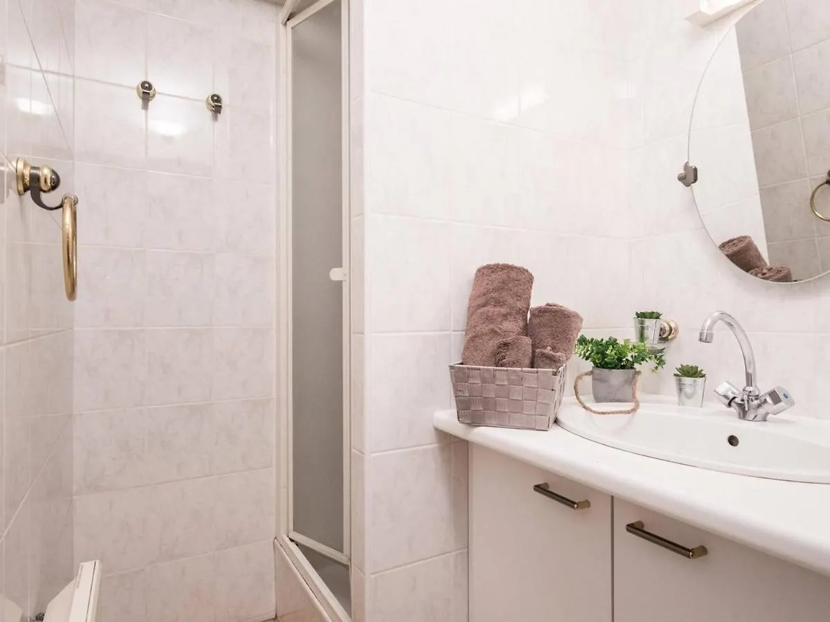 Apartment Appartement Ensoleille Pour 4 Pers, Balcon, Parking, Proche Thermes Et Telepherique, St-Lary Village - Fr-1-296-195 Saint-Lary-Soulan
